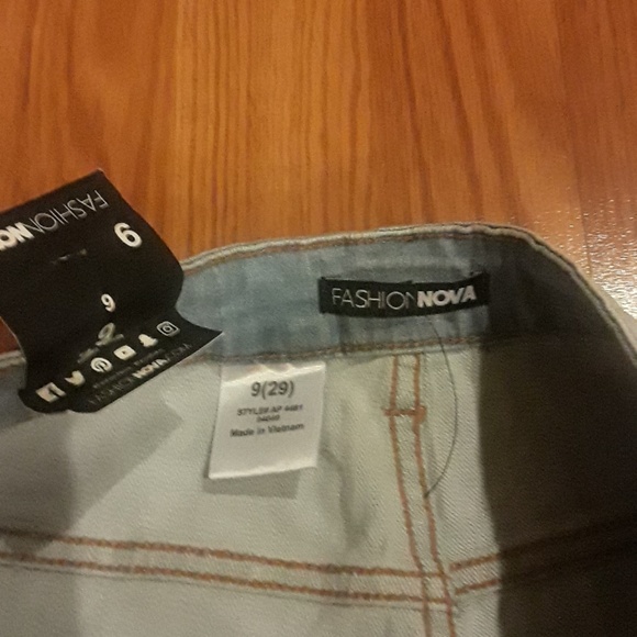 Fashion Nova Ripped Jeans - Picture 3 of 4